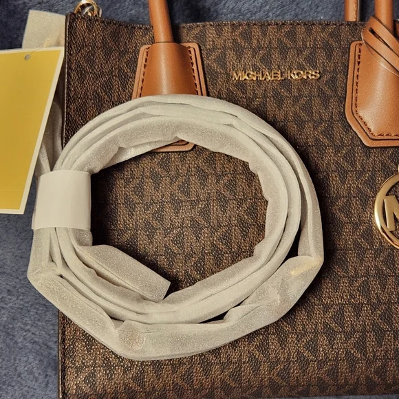 MICHAEL KORS, Mercer Messenger Purse, NEW - Picture 10 of 16